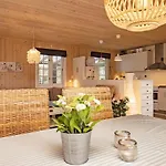 度假居 6 Person In *